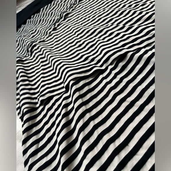 Max Studio Asymmetrical Black and White Striped Skirt - Picture 4 of 4